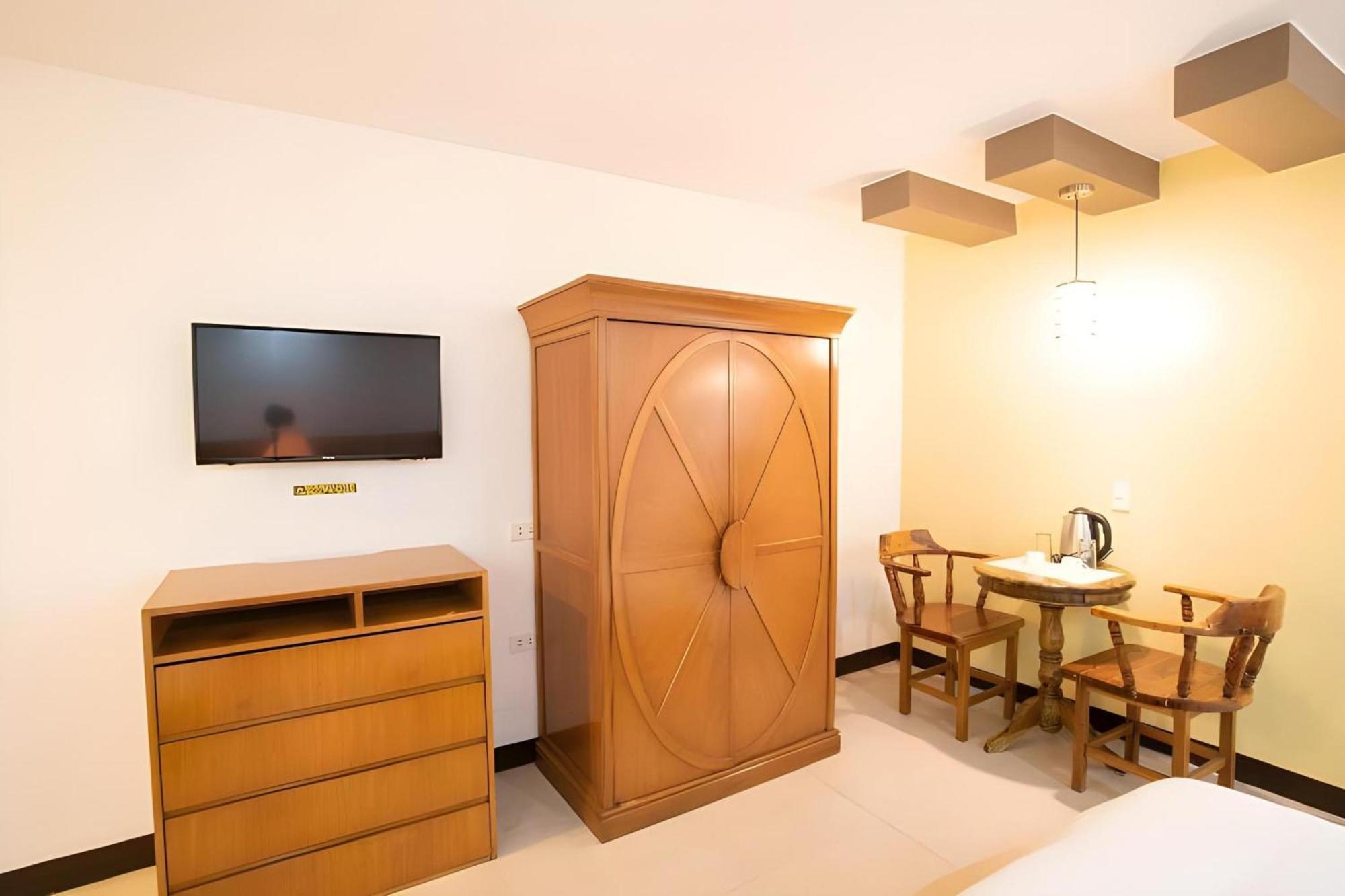 Oyo 195 Ranchotel - Binan Luaran gambar