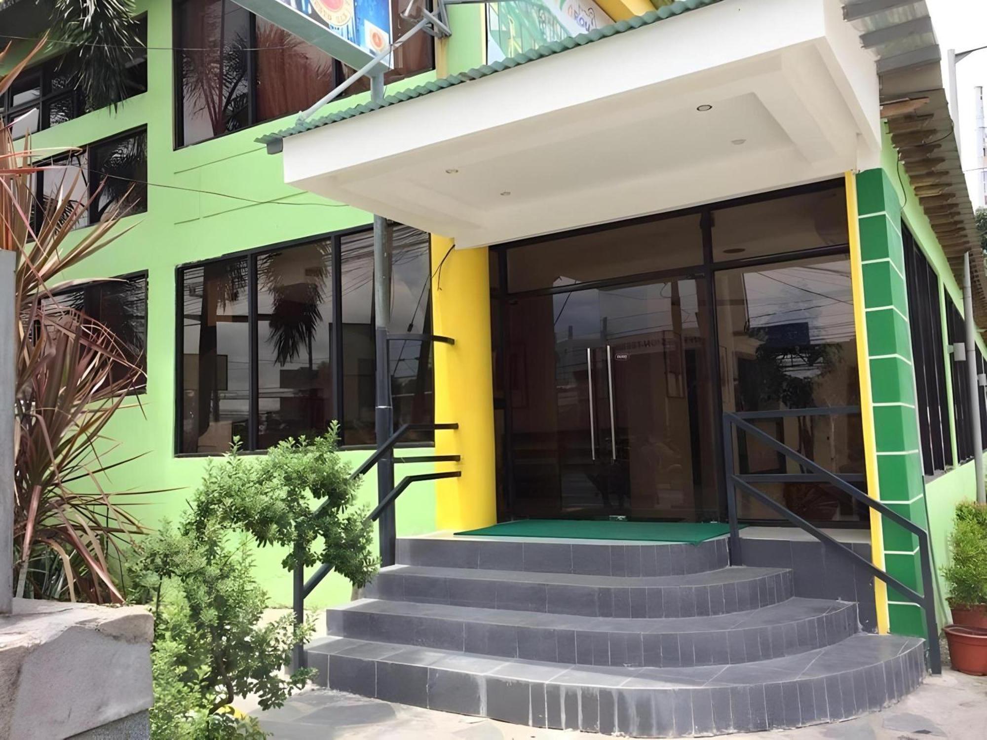 Oyo 195 Ranchotel - Binan Luaran gambar